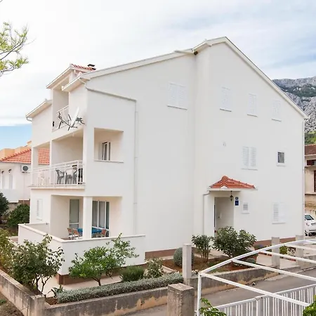 Apartment Darjan *